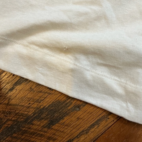 FARM Rio “Colorido Por Natureza” Parrot Graphic Tee Off White Size M NWT - Picture 11 of 12